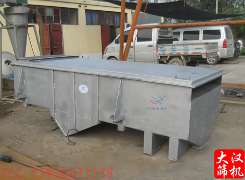 1224六層直線振動(dòng)篩生產(chǎn)現(xiàn)場