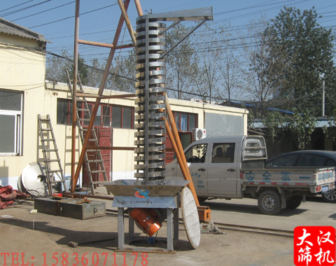 辣條振動(dòng)螺旋提升機(jī)生產(chǎn)現(xiàn)場